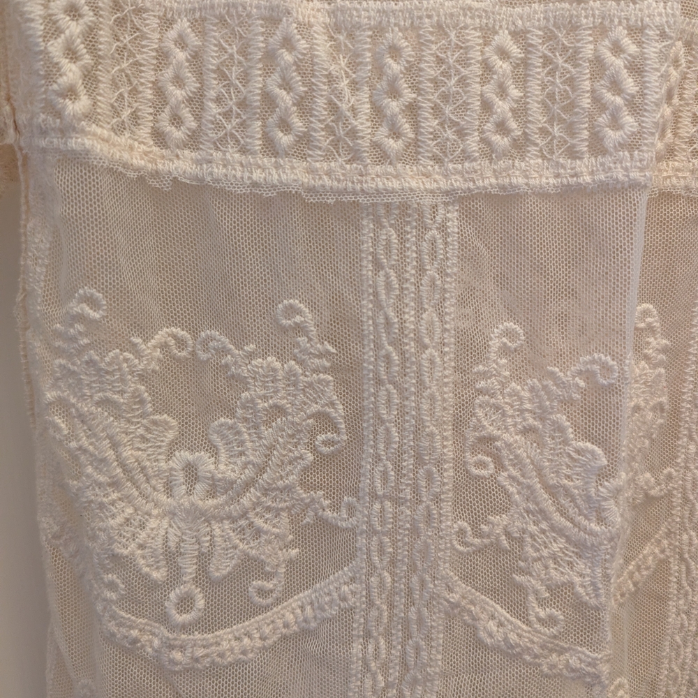 Chic White Lace Blouse for Women By CREAM - Picture 3 of 6